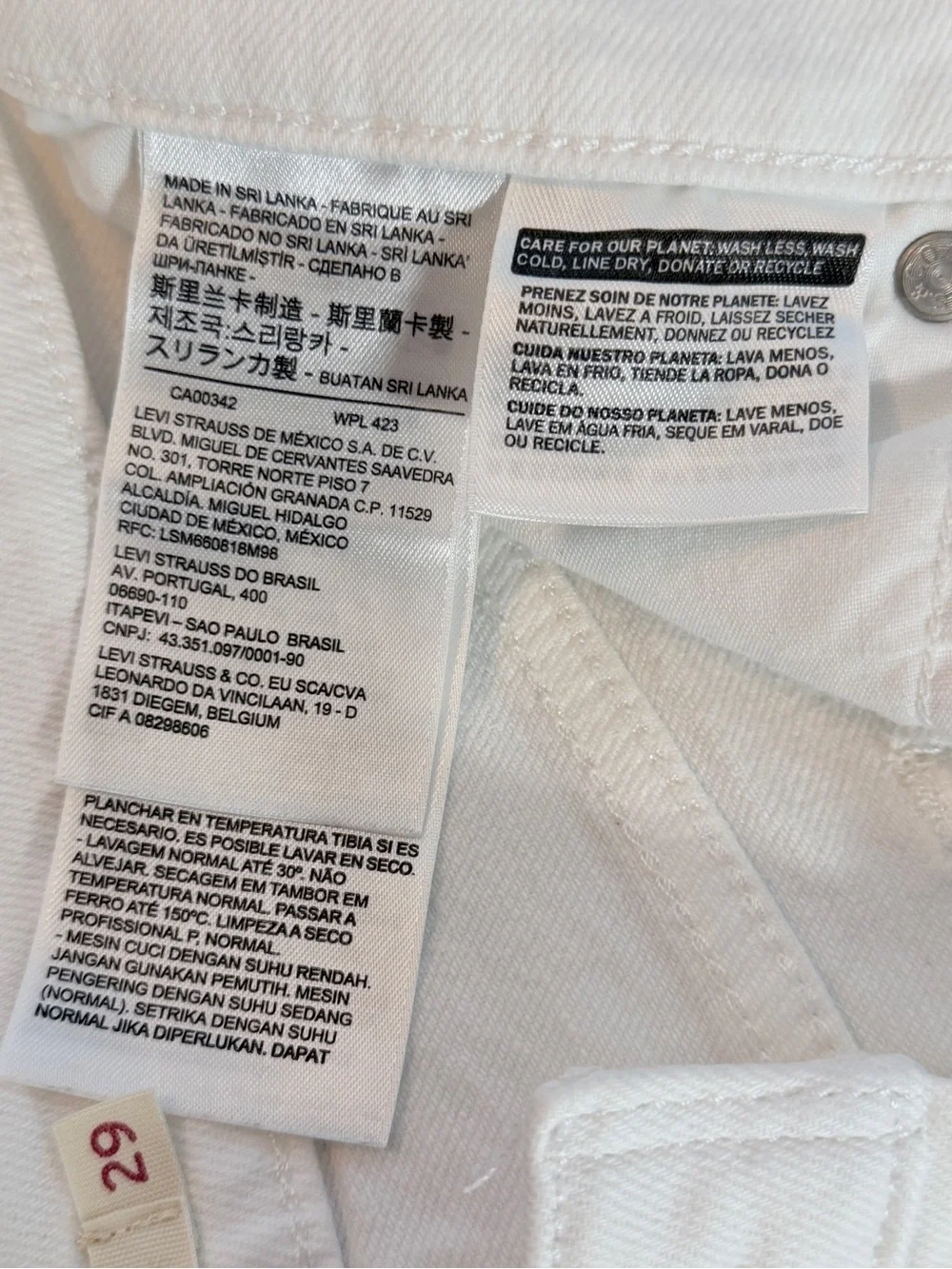 Levi's Bermuda Shorts White Denim Casual Everyday Sz 29 red tab classic NWOT